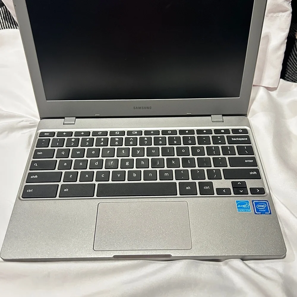 Samsung Silver Laptop